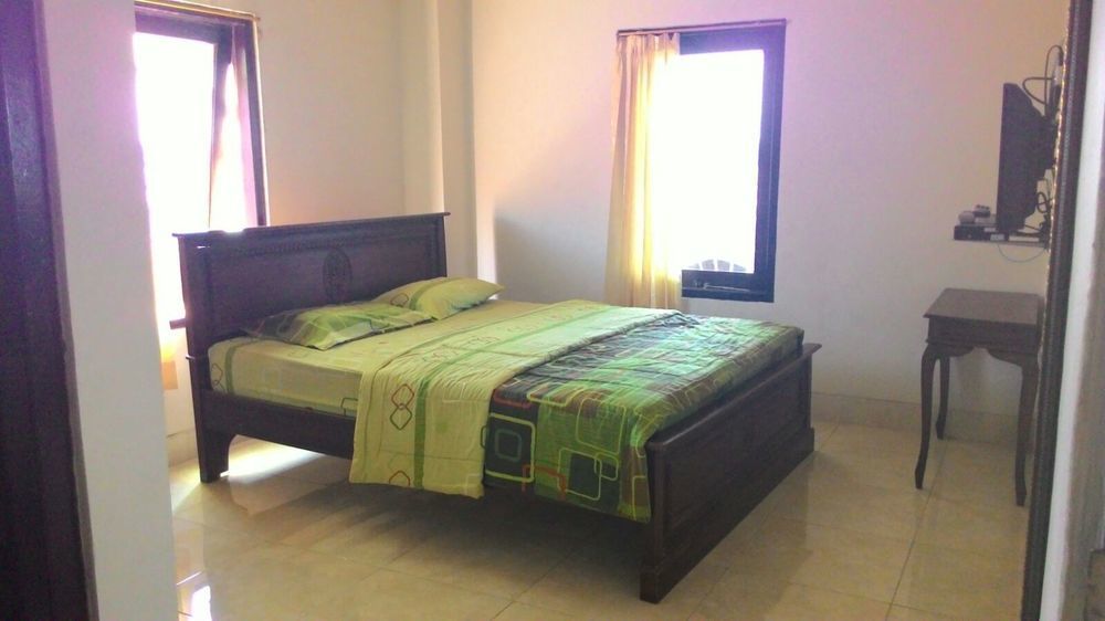 Oyo 586 Hotel Wijaya Kalasan Bagian luar foto