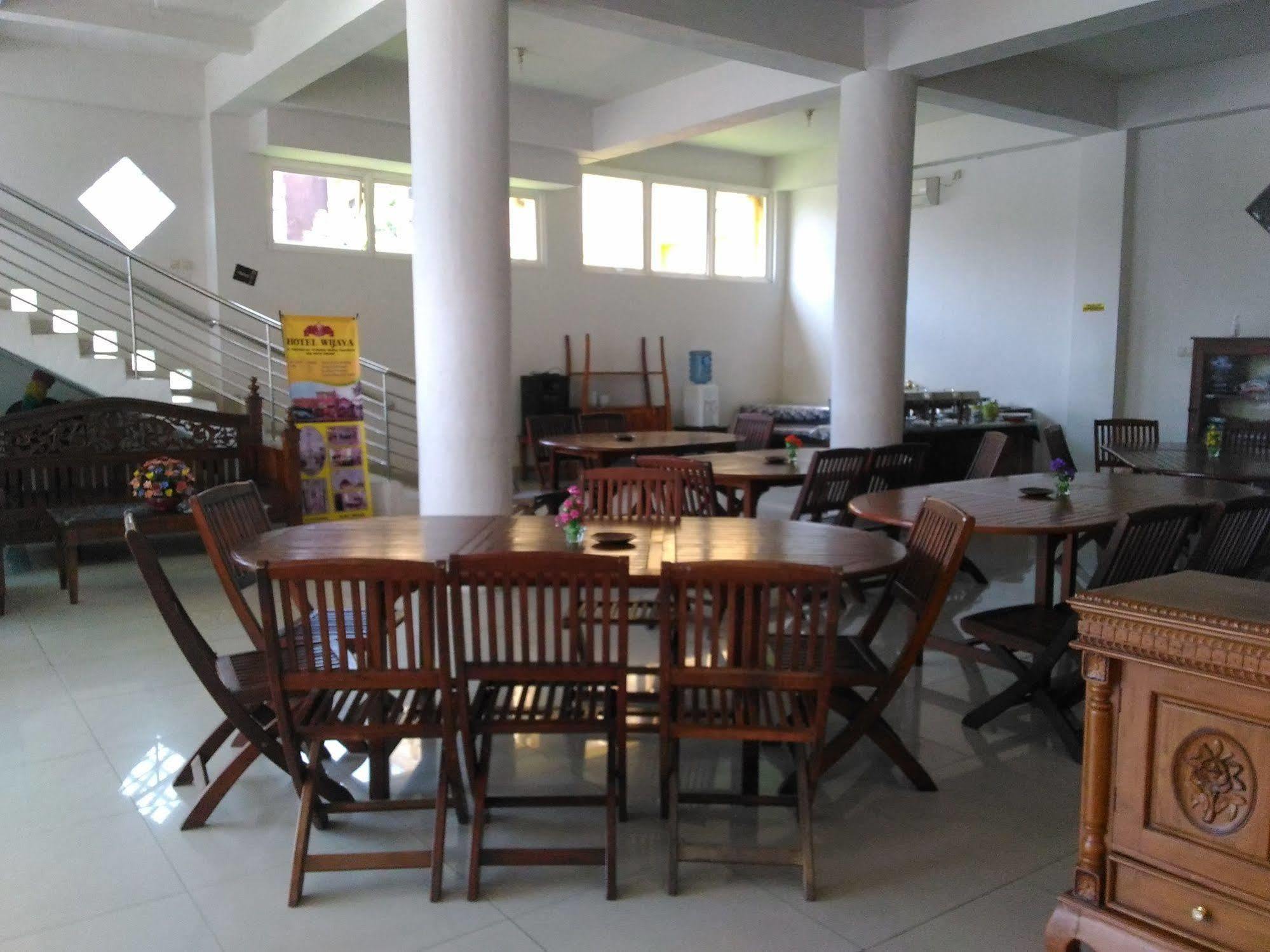 Oyo 586 Hotel Wijaya Kalasan Bagian luar foto